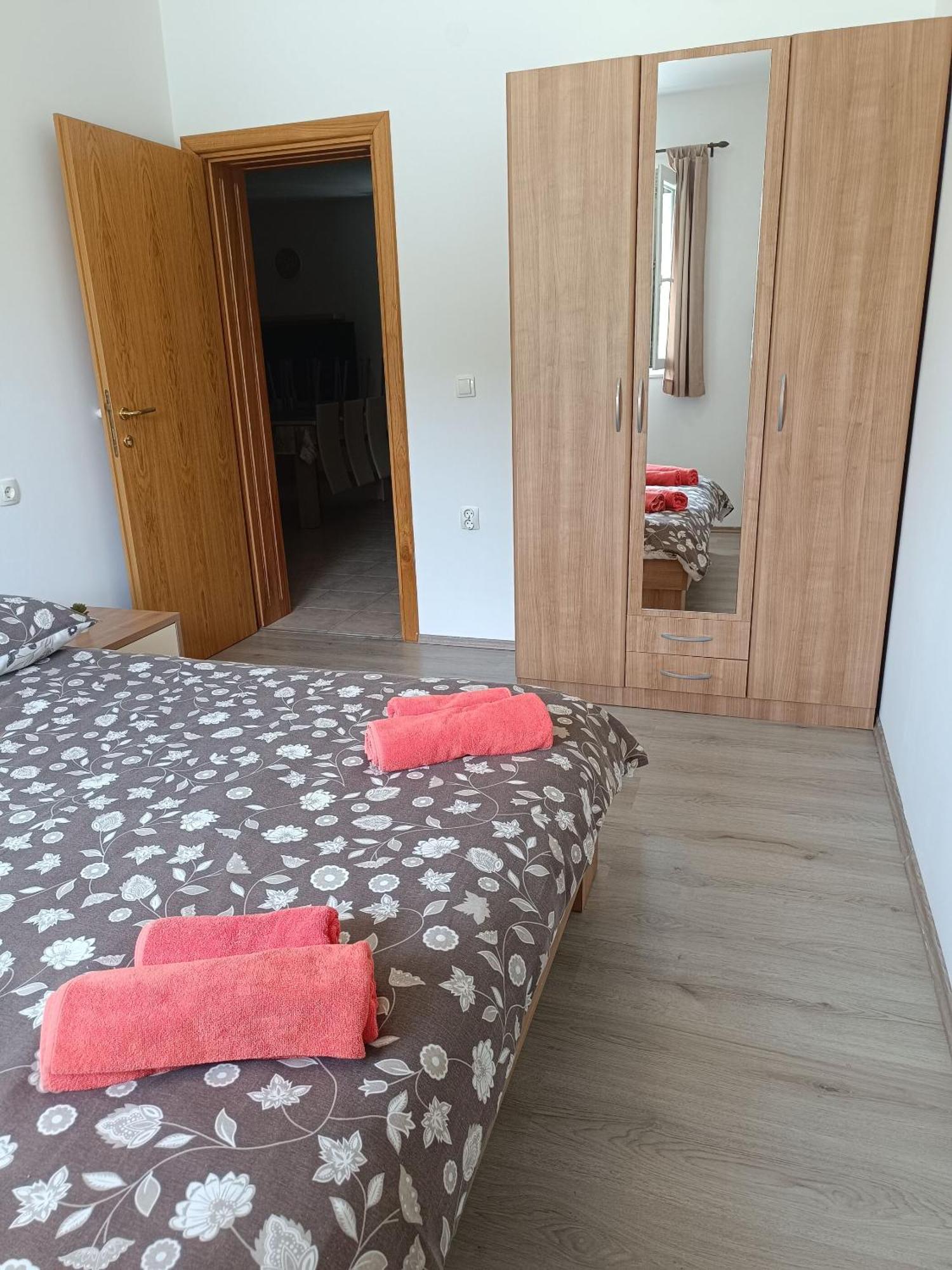 Apartments Antonia Primošten Esterno foto